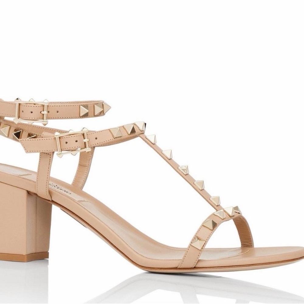 VALENTINO
ROCKSTUD CHUNKY HEEL SANDAL